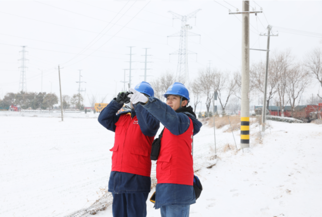 国网陕西电力:全力以赴抗击雨雪冰冻 电力保供守护万家温暖(图6) 国网陕西电力:全力以赴抗击雨雪冰冻 电力保供守护万家温暖(图6)